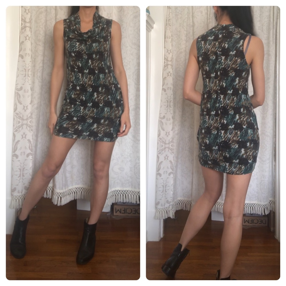 STILE BENNETTON Green Pattern Front Draping Dress